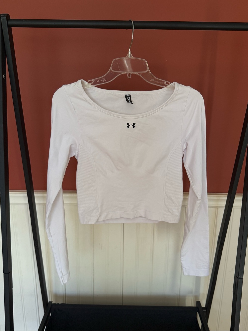 Under Armour Women's White Long-Sleeve Crop Top Athletic Tee